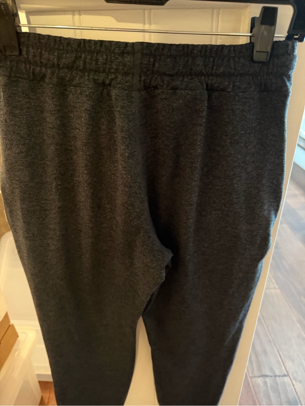 Vuori like NEW Performance Joggers - Picture 6 of 9